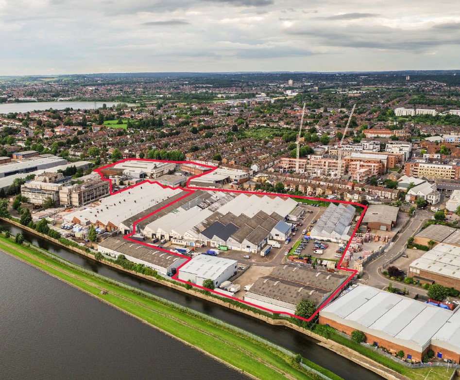 Glenny advises BlackRock on the acquisition of Uplands Business Park